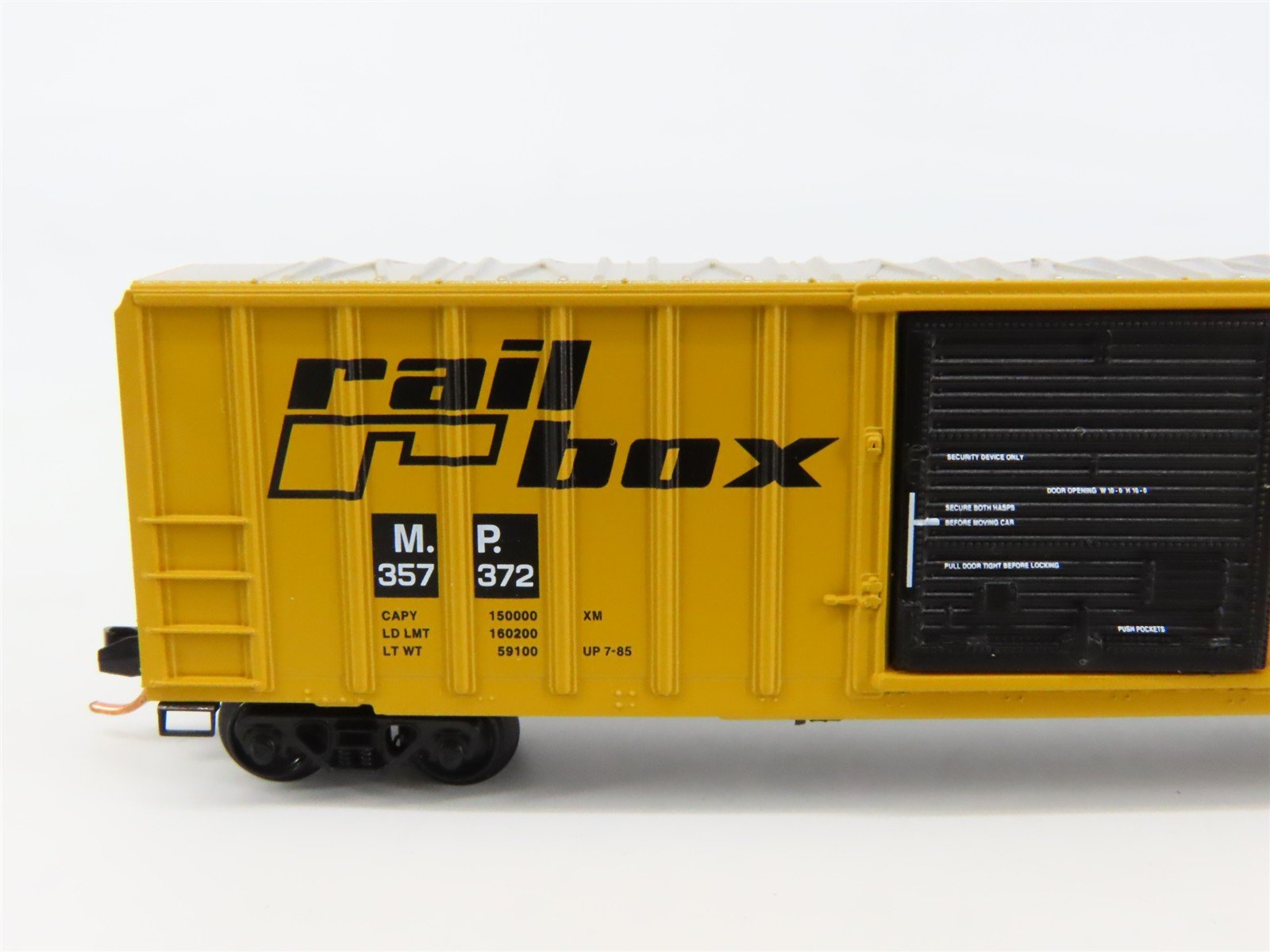 N Scale Micro-Trains 02500500 MP Missouri Pacific 50' Box Car 357372 RTR