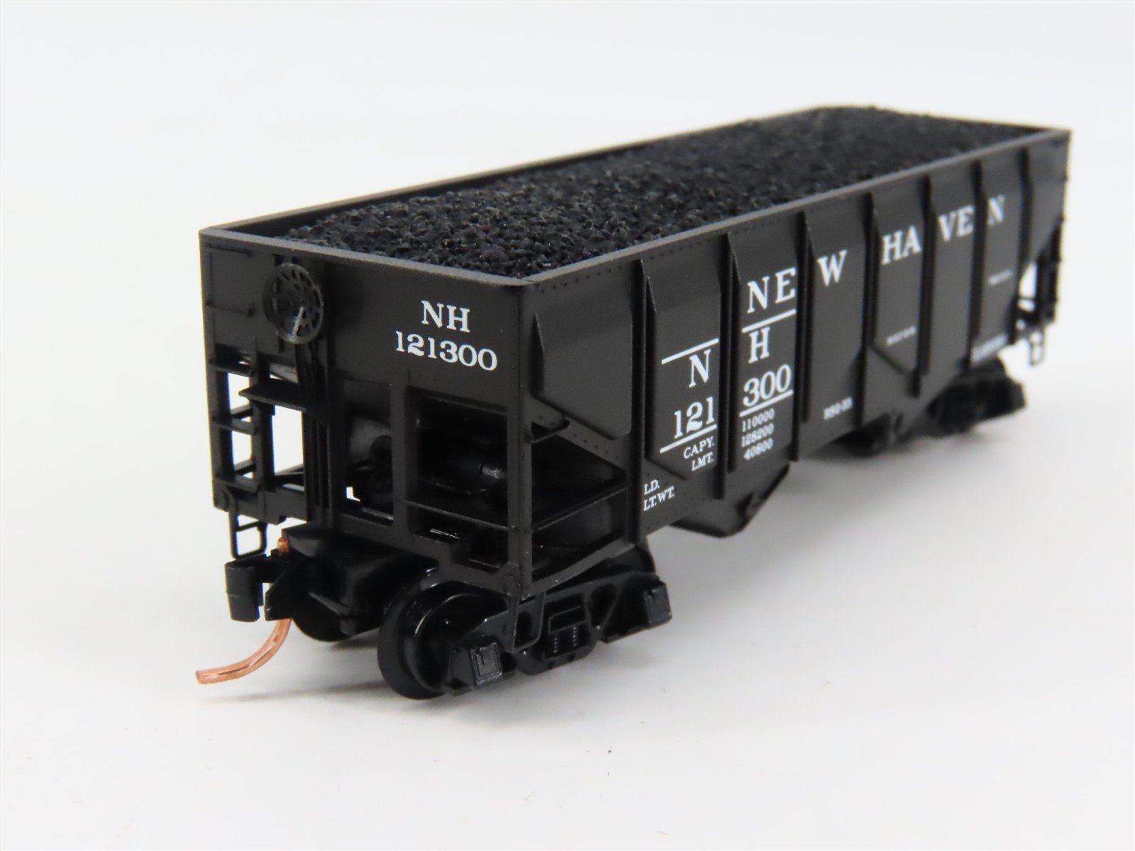 N Scale Micro-Trains 08500030 NH New Haven 33' Hopper 121300 RTR