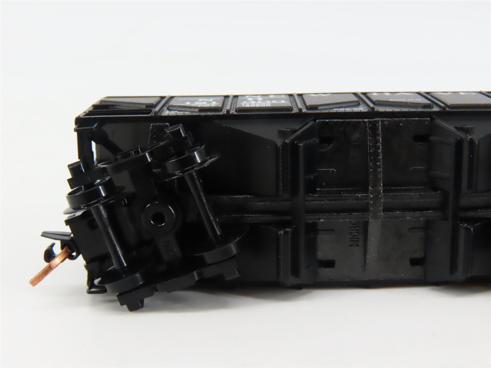 N Scale Micro-Trains 08500030 NH New Haven 33' Hopper 121300 RTR