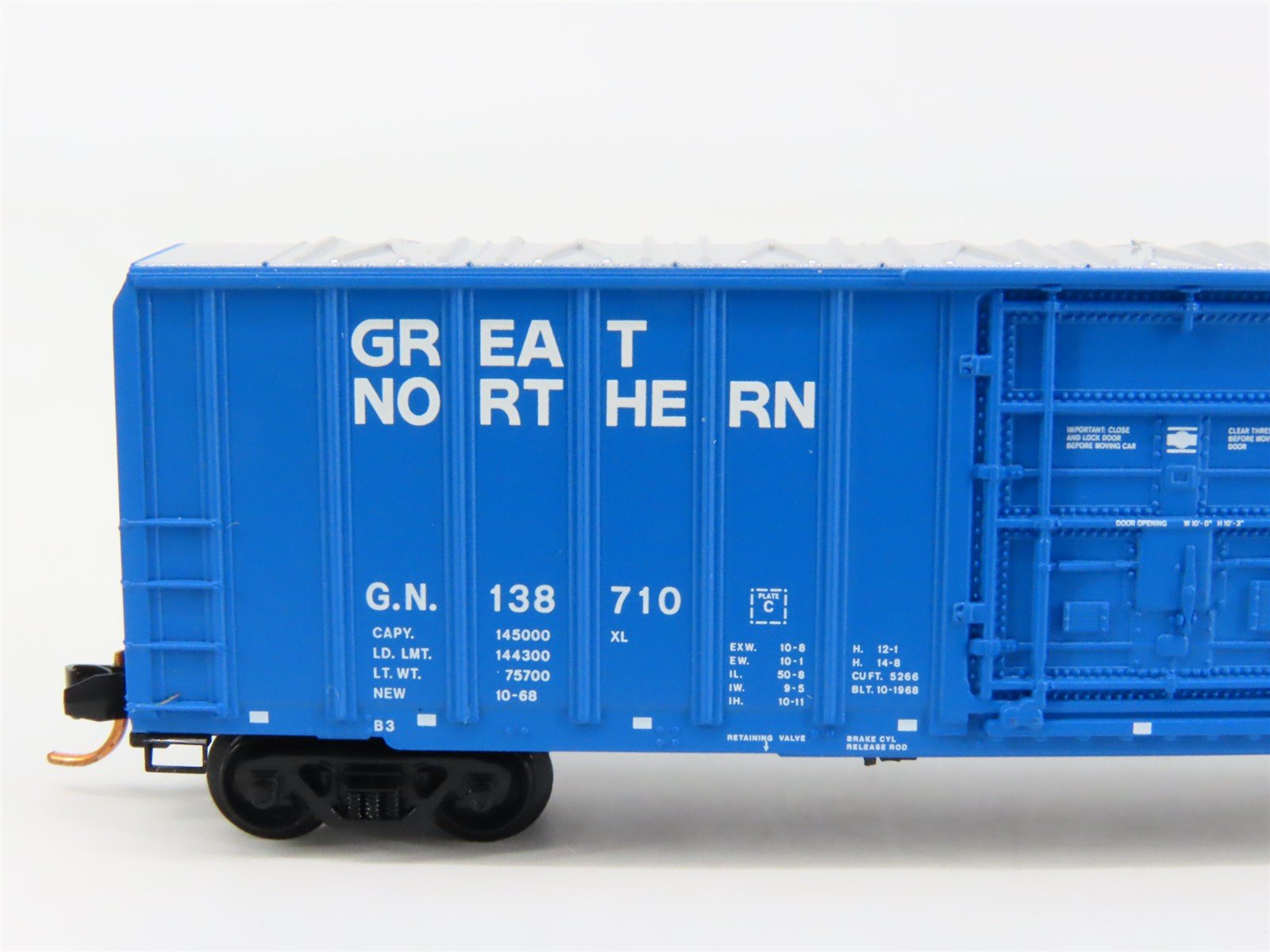 N Scale Micro-Trains 02700070 GN Great Northern 50' Box Car 138710 RTR