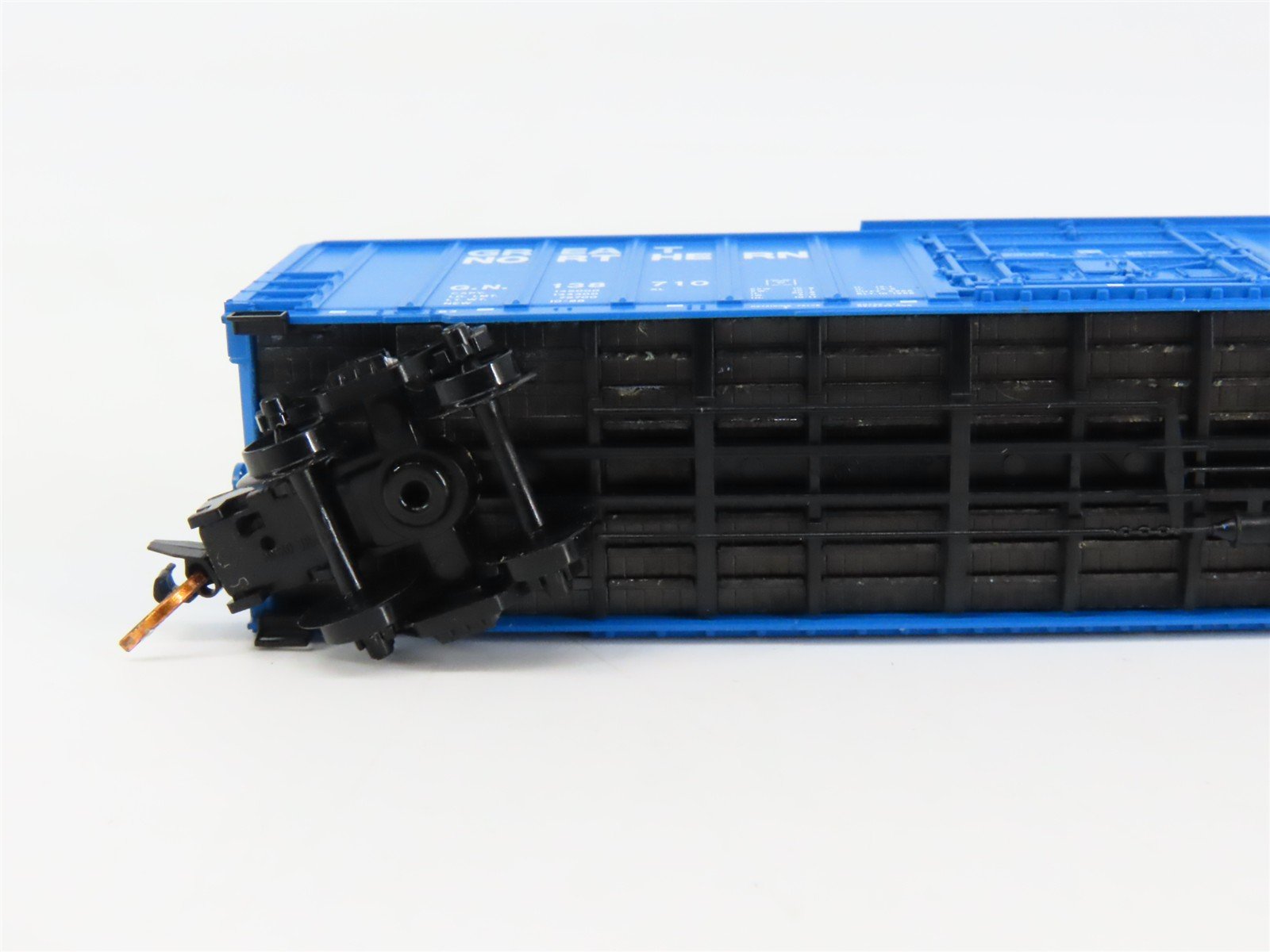 N Scale Micro-Trains 02700070 GN Great Northern 50' Box Car 138710 RTR