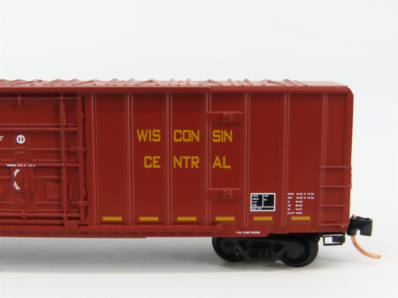 N Scale Micro-Trains 27200 WC Wisconsin Central 50' Box Car 27114 RTR