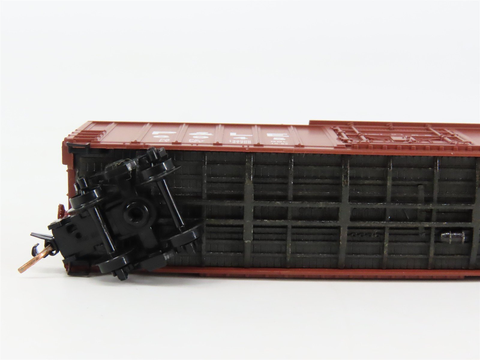 N Scale Micro-Trains 27050 P&LE Pittsburgh & Lake Erie 50' Box Car 6945 RTR