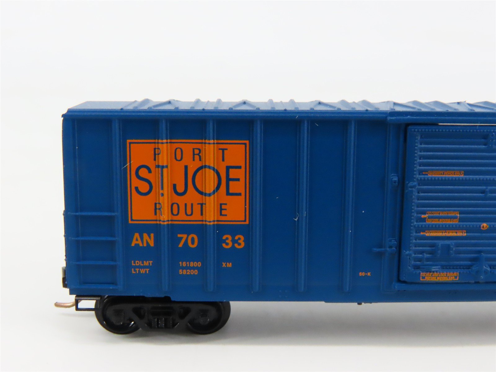 N Scale Micro-Trains 25600 AN Apalachicola Northern 50' Box Car 7033 RTR