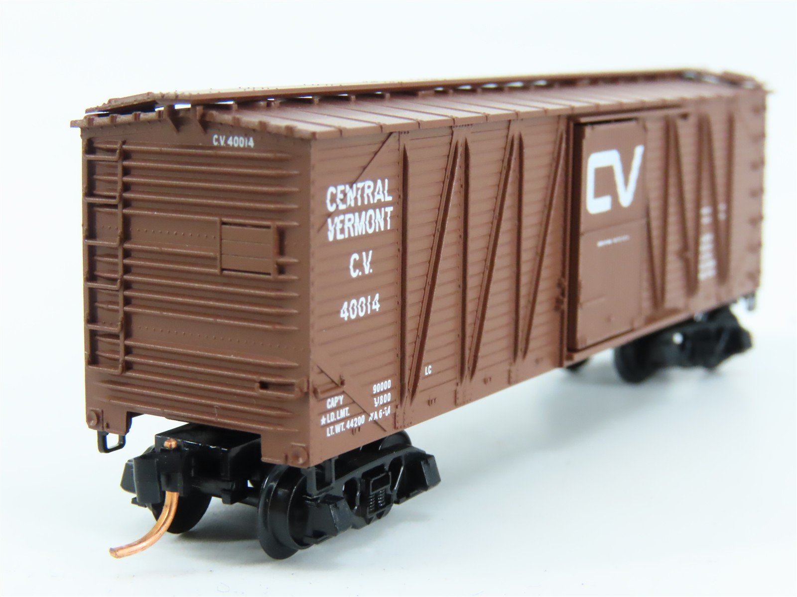 N Scale Micro-Trains 28160 CV Central Vermont 40' Box Car 40014 RTR