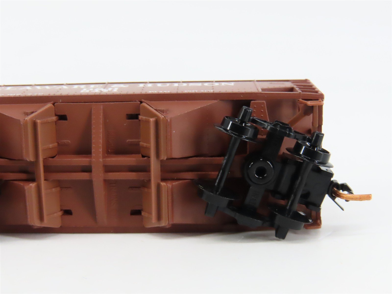 N Scale Micro-Trains 05500340 D&H Delaware & Hudson 33' Hopper 9471 RTR