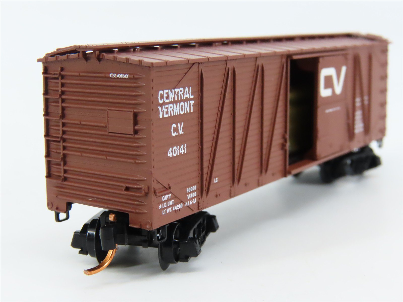 N Scale Micro-Trains 02800160 CV Central Vermont 40' Box Car 40141 RTR