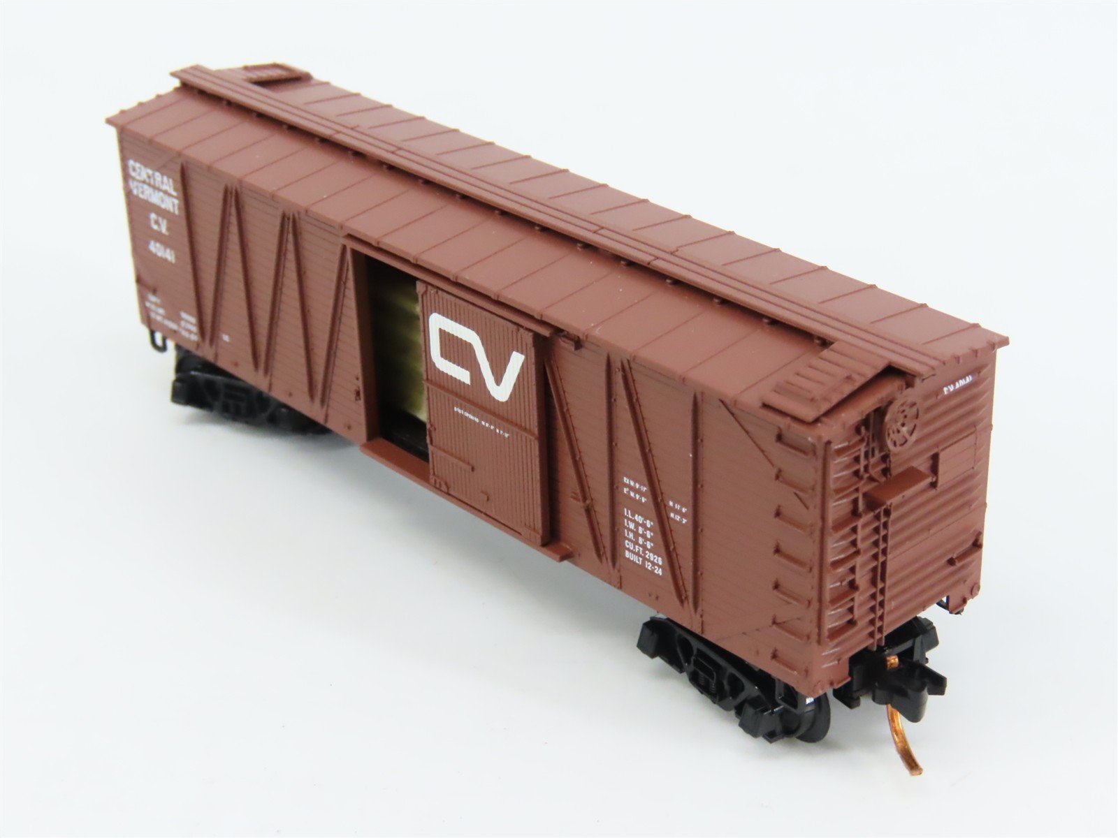 N Scale Micro-Trains 02800160 CV Central Vermont 40' Box Car 40141 RTR