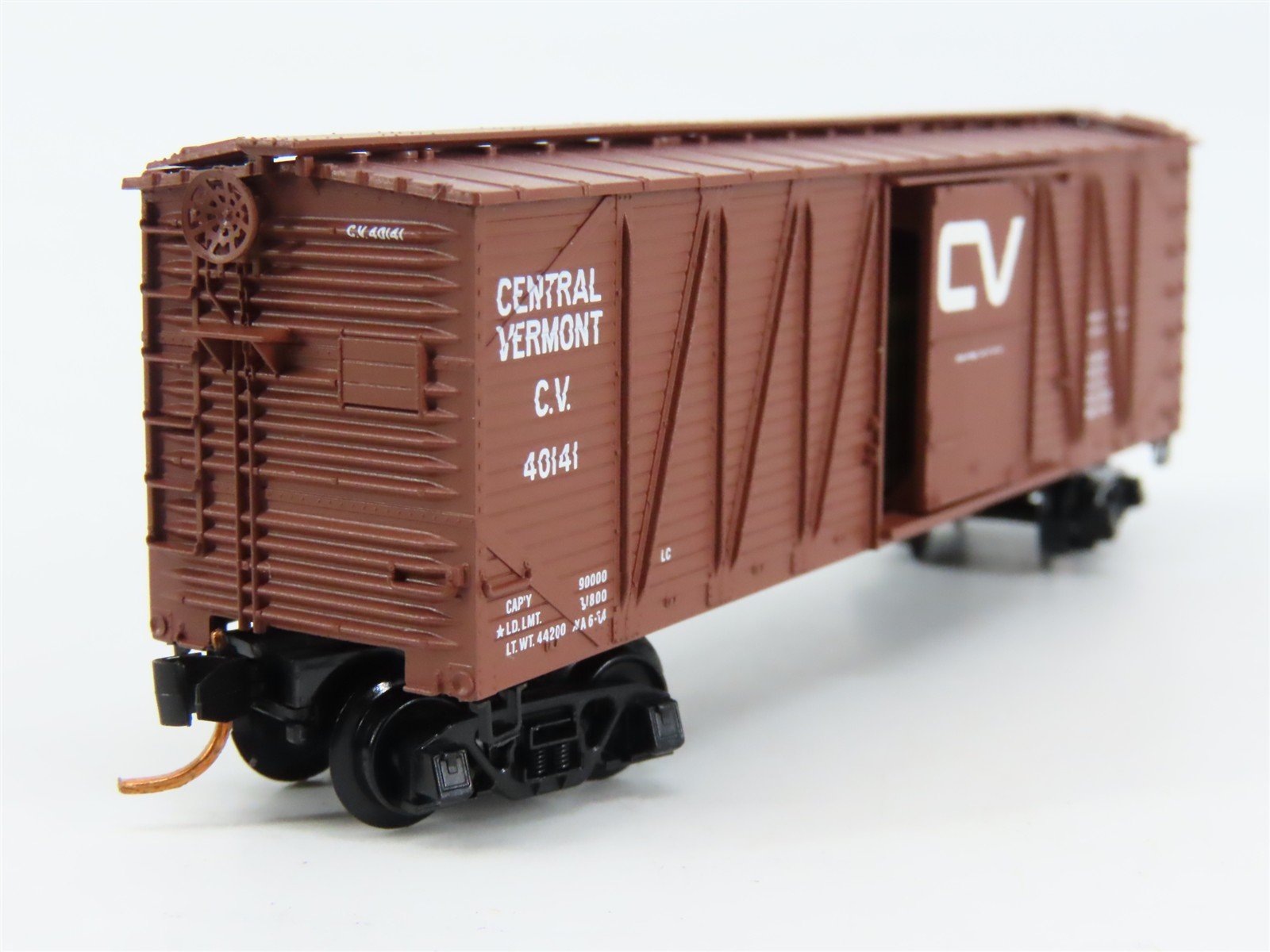 N Scale Micro-Trains 02800160 CV Central Vermont 40' Box Car 40141 RTR