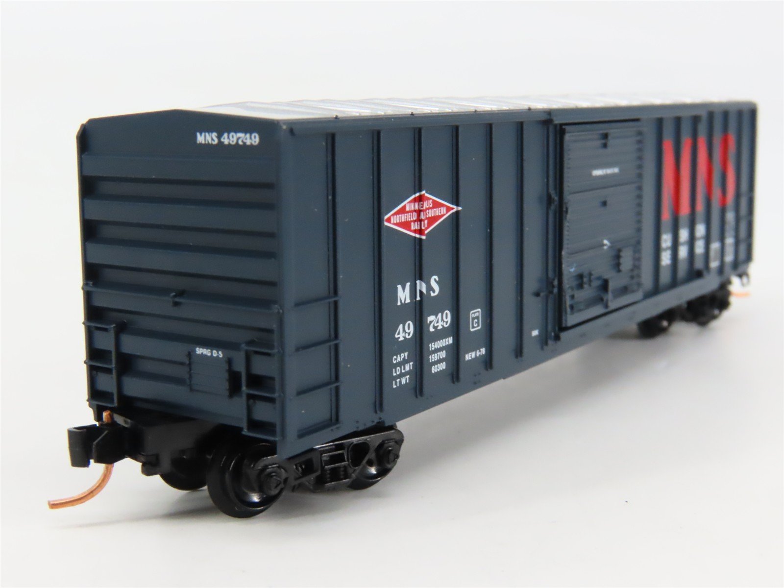 N Scale Micro-Trains 25410 Minneapolis, Northfield & Southern 50' Box Car RTR