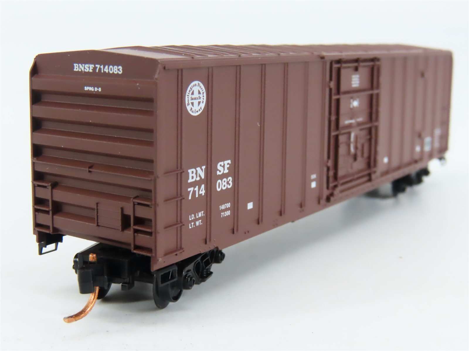N Scale Micro-Trains 02700300 BNSF Railway 50' Box Car 714083 RTR