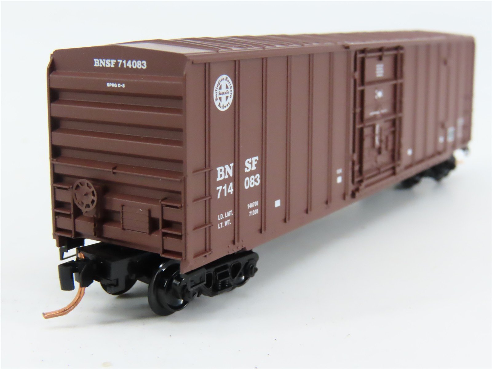 N Scale Micro-Trains 02700300 BNSF Railway 50' Box Car 714083 RTR