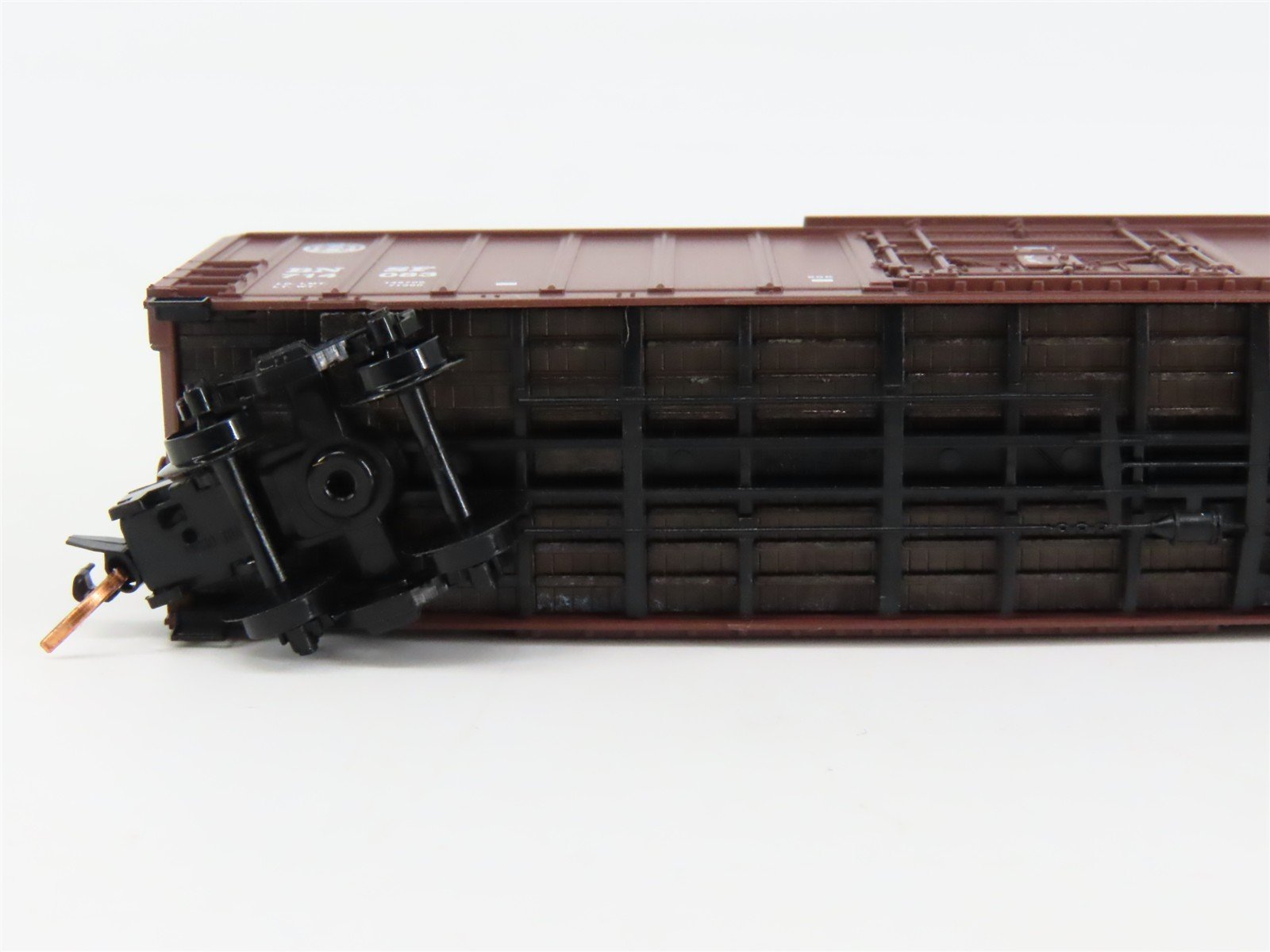 N Scale Micro-Trains 02700300 BNSF Railway 50' Box Car 714083 RTR