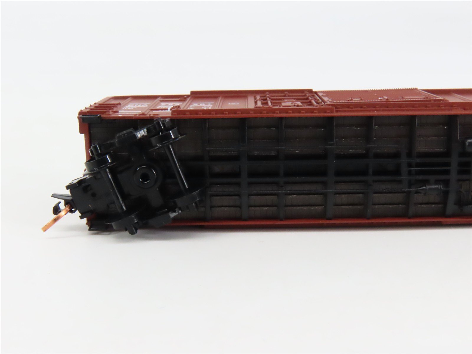N Scale Micro-Trains 02600030 CN Canadian National 50' Box Car 553201 RTR