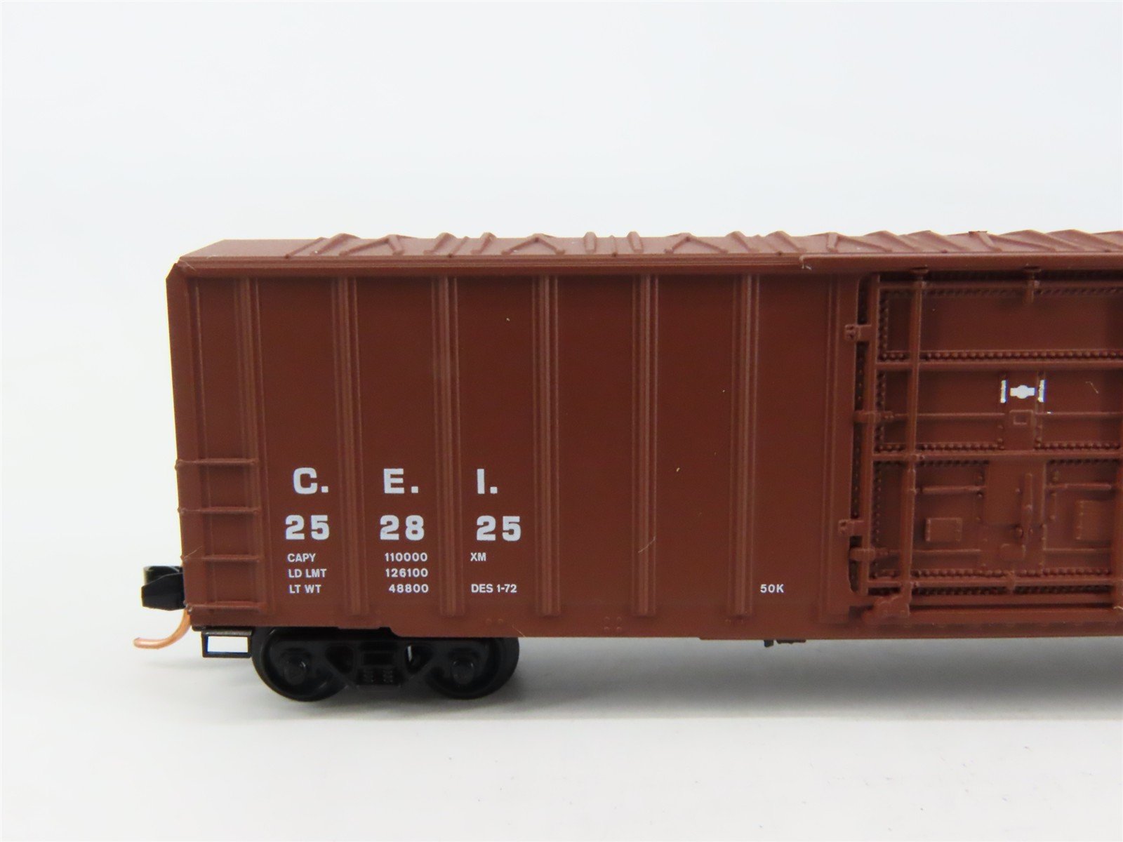 N Scale Micro-Trains 27030 C&EI Chicago & Eastern Illinois 50' Box Car RTR