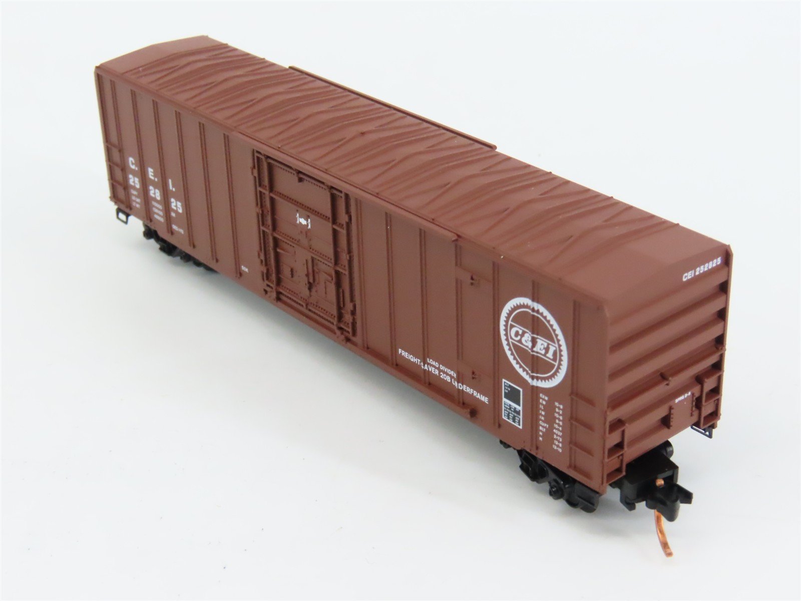 N Scale Micro-Trains 27030 C&EI Chicago & Eastern Illinois 50' Box Car RTR