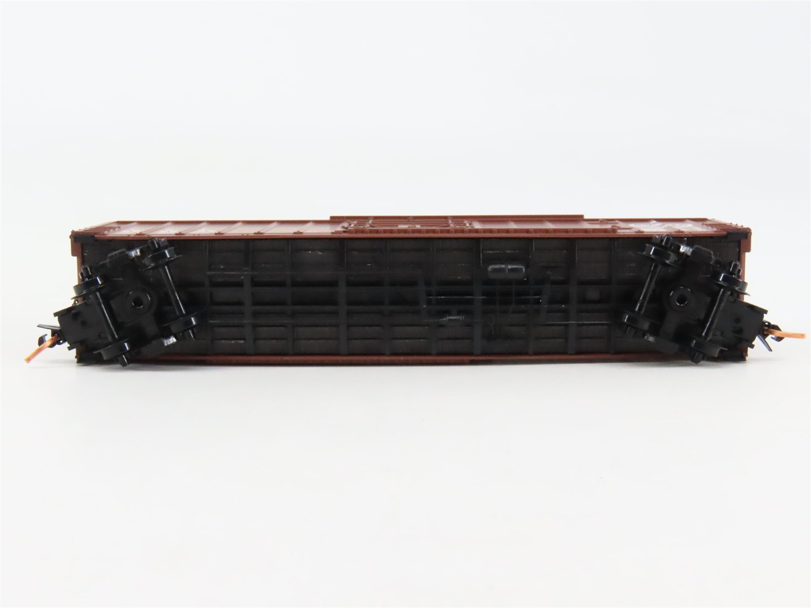 N Scale Micro-Trains 27030 C&EI Chicago & Eastern Illinois 50' Box Car RTR