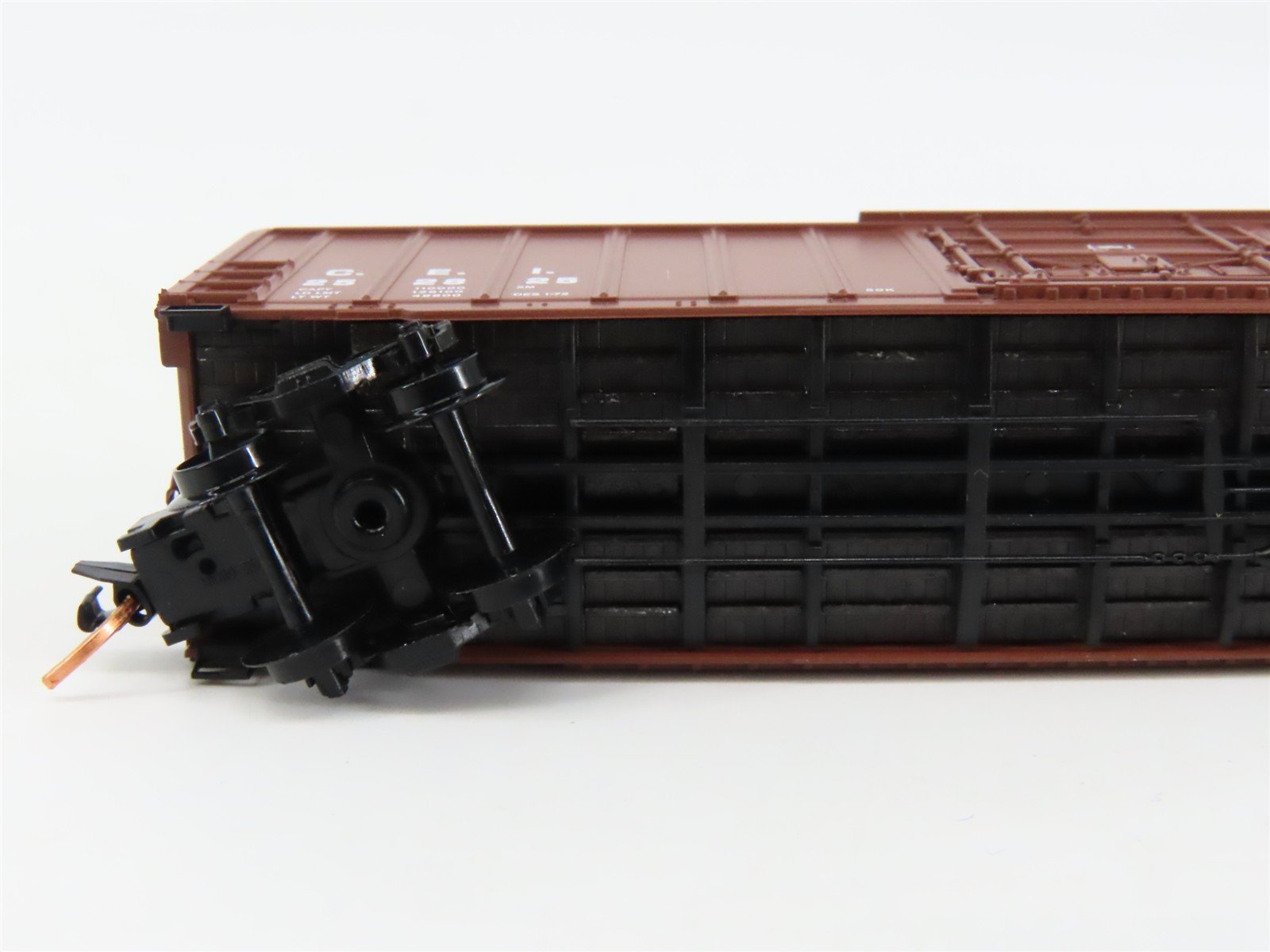 N Scale Micro-Trains 27030 C&EI Chicago & Eastern Illinois 50' Box Car RTR