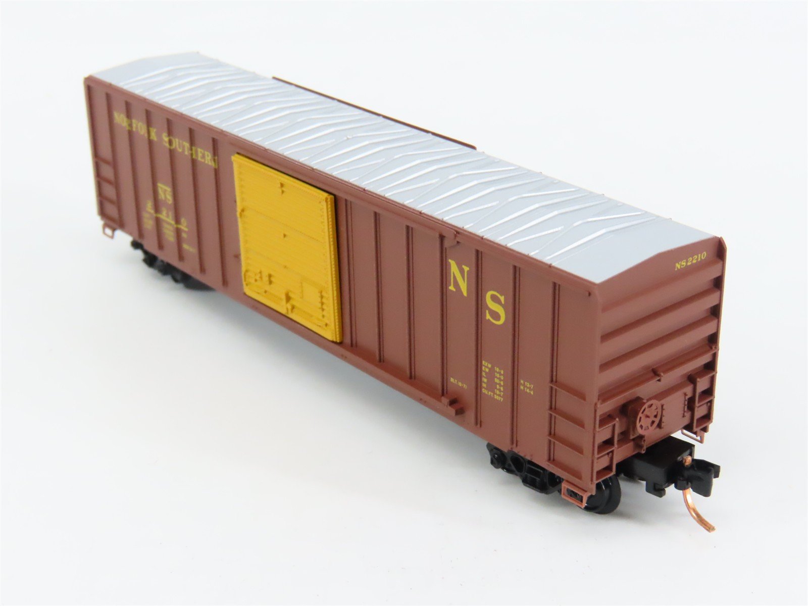 N Scale Micro-Trains 25660 NS Norfolk Southern 50' Box Car 2210 RTR