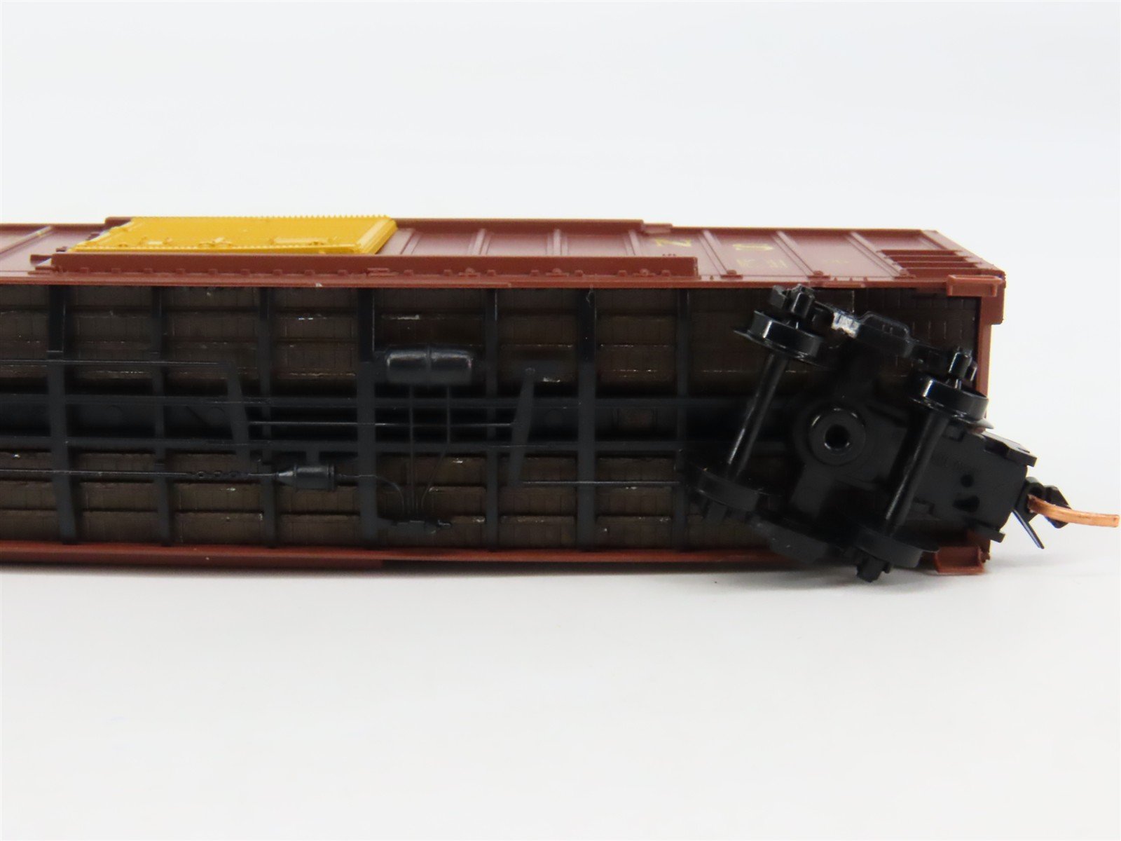 N Scale Micro-Trains 25660 NS Norfolk Southern 50' Box Car 2210 RTR