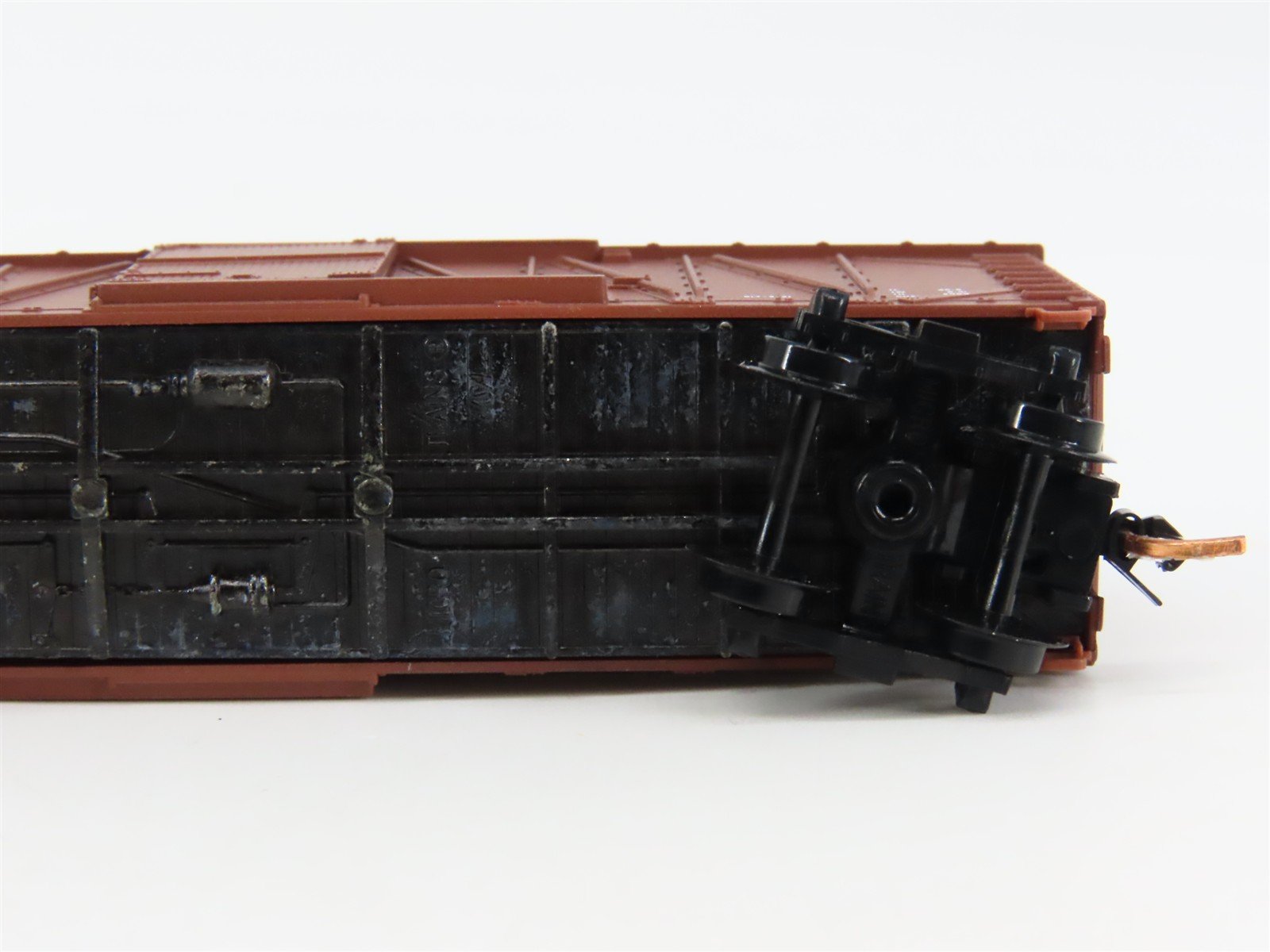 N Scale Micro-Trains 02800120 CP Canadian Pacific 40' Box Car 230103 RTR