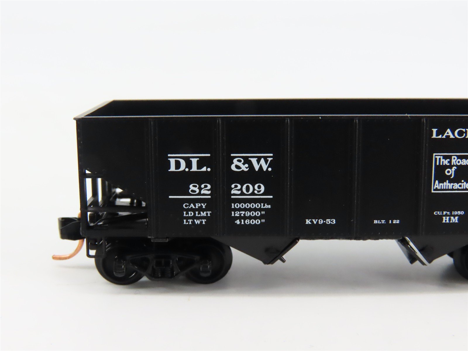 N Scale Micro-Trains 56320 DL&W Delaware, Lackawanna & Western 33' Hopper RTR