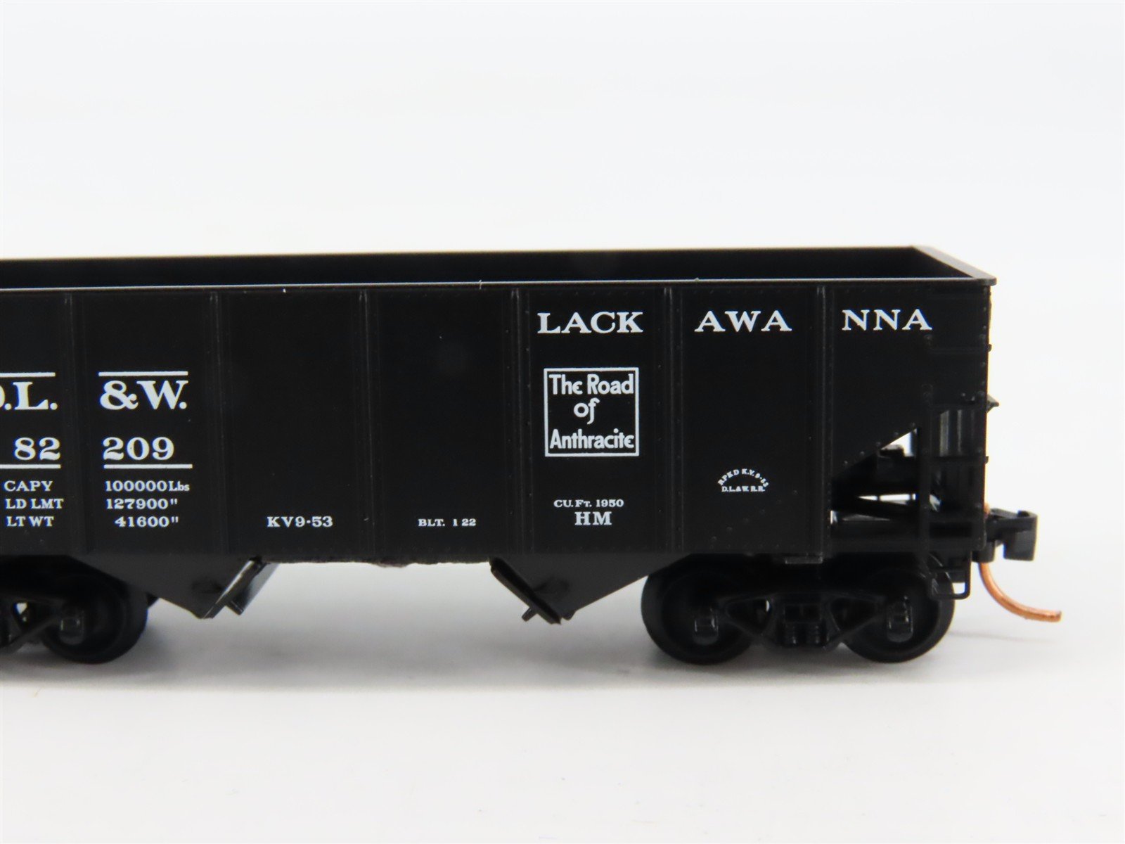 N Scale Micro-Trains 56320 DL&W Delaware, Lackawanna & Western 33' Hopper RTR