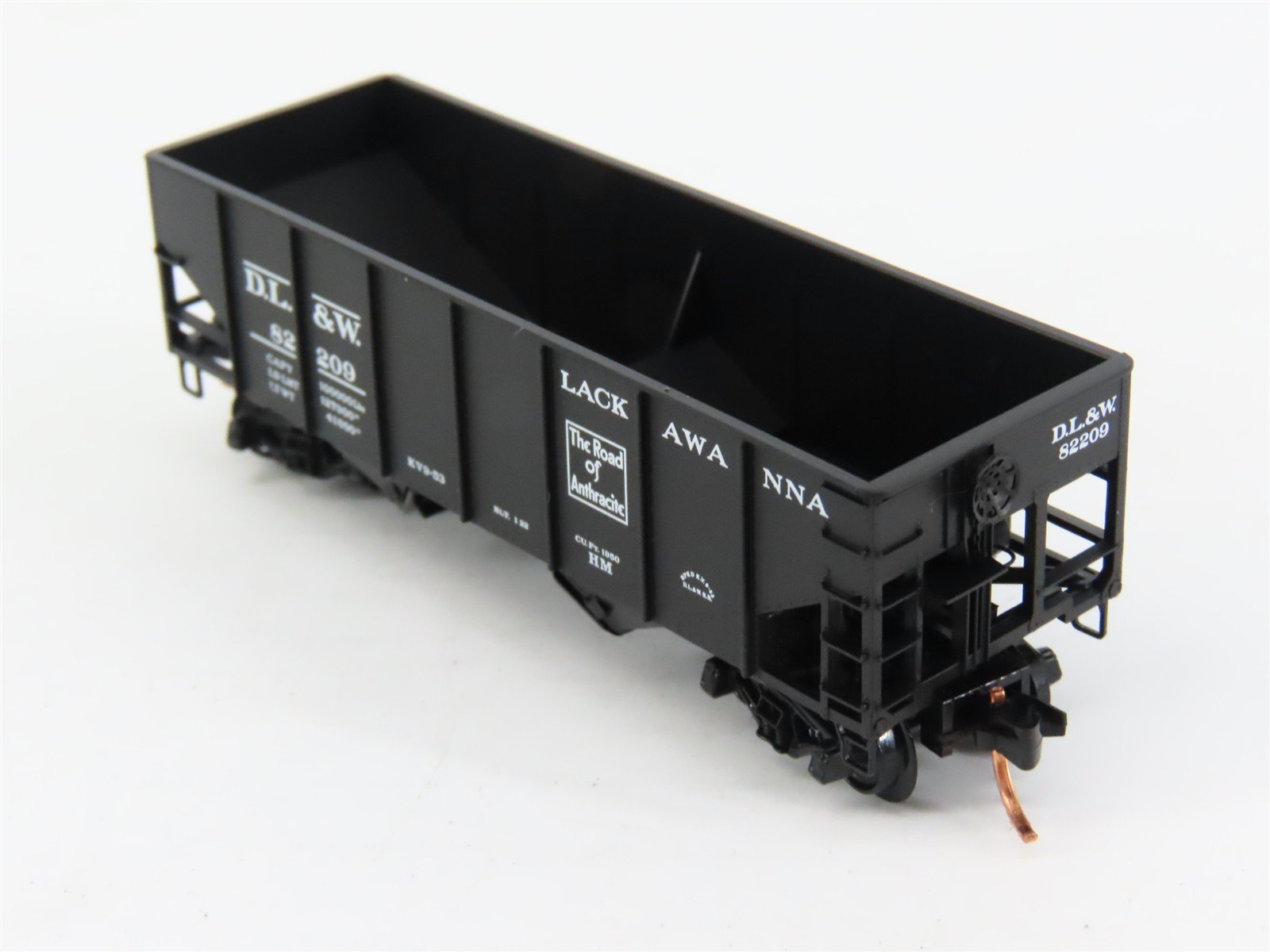 N Scale Micro-Trains 56320 DL&W Delaware, Lackawanna & Western 33' Hopper RTR