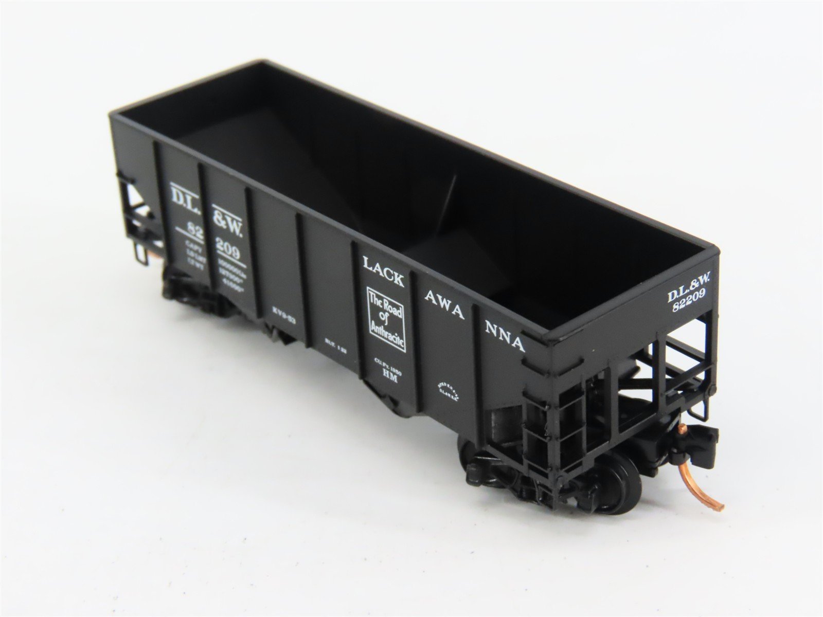 N Scale Micro-Trains 56320 DL&W Delaware, Lackawanna & Western 33' Hopper RTR