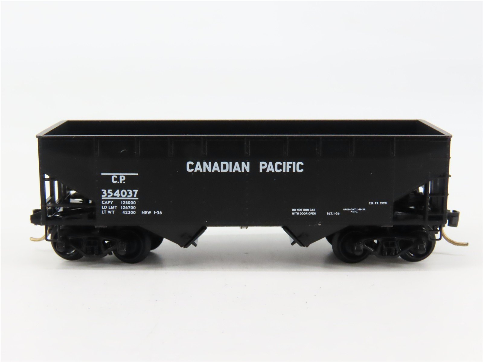 N Scale Micro-Trains 55150 CP Canadian Pacific 33' Hopper 354037 RTR