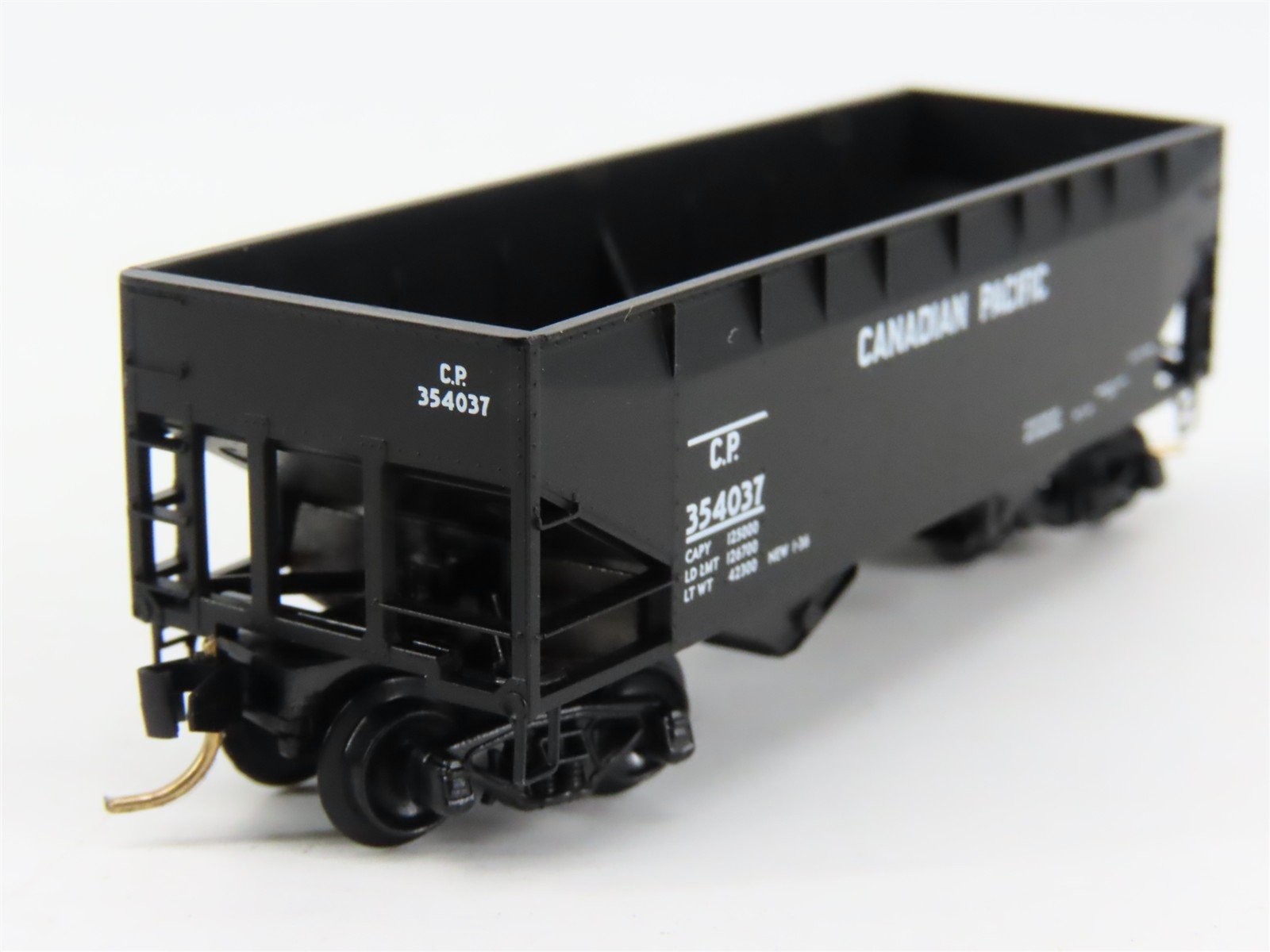 N Scale Micro-Trains 55150 CP Canadian Pacific 33' Hopper 354037 RTR