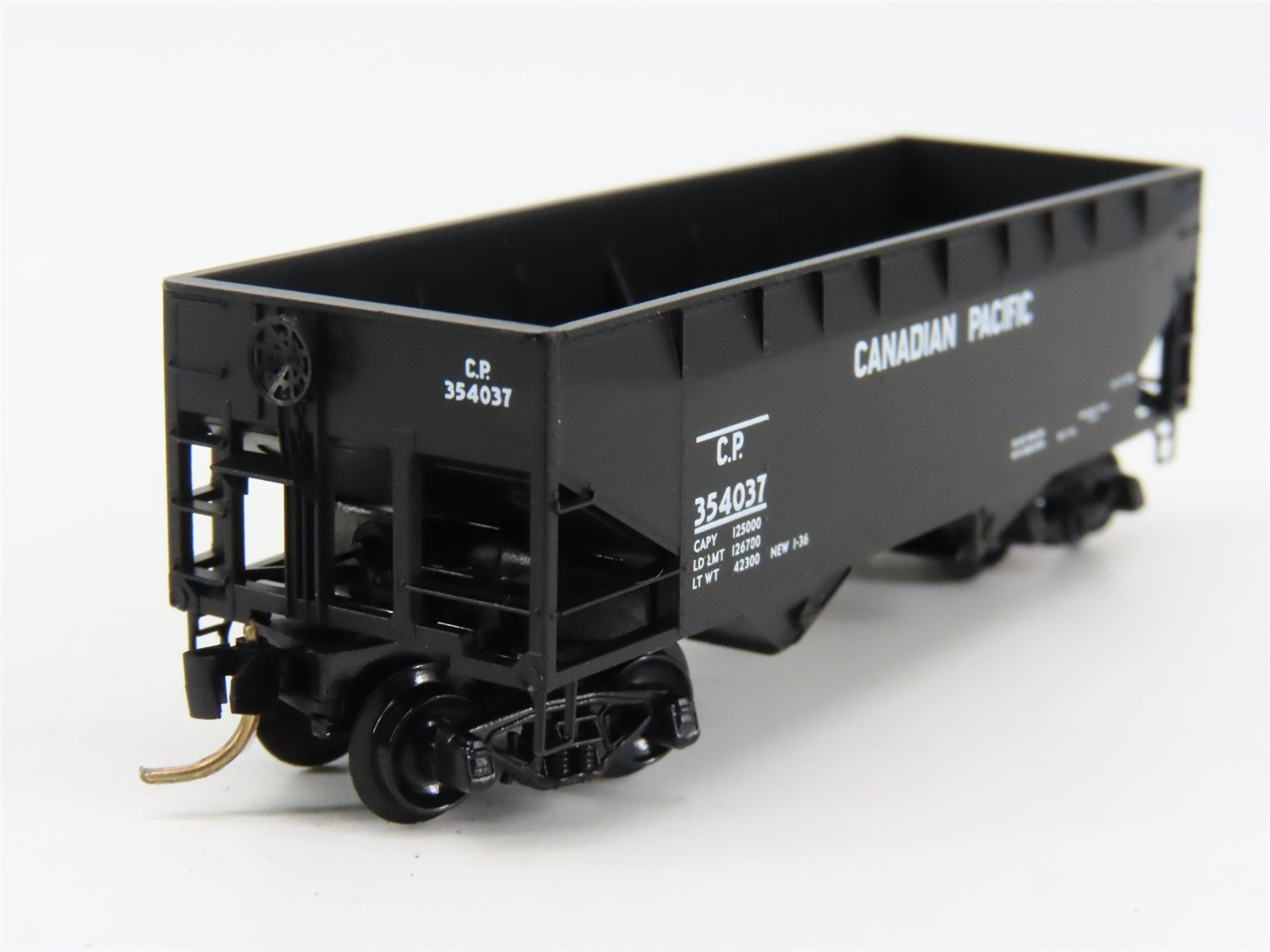 N Scale Micro-Trains 55150 CP Canadian Pacific 33' Hopper 354037 RTR