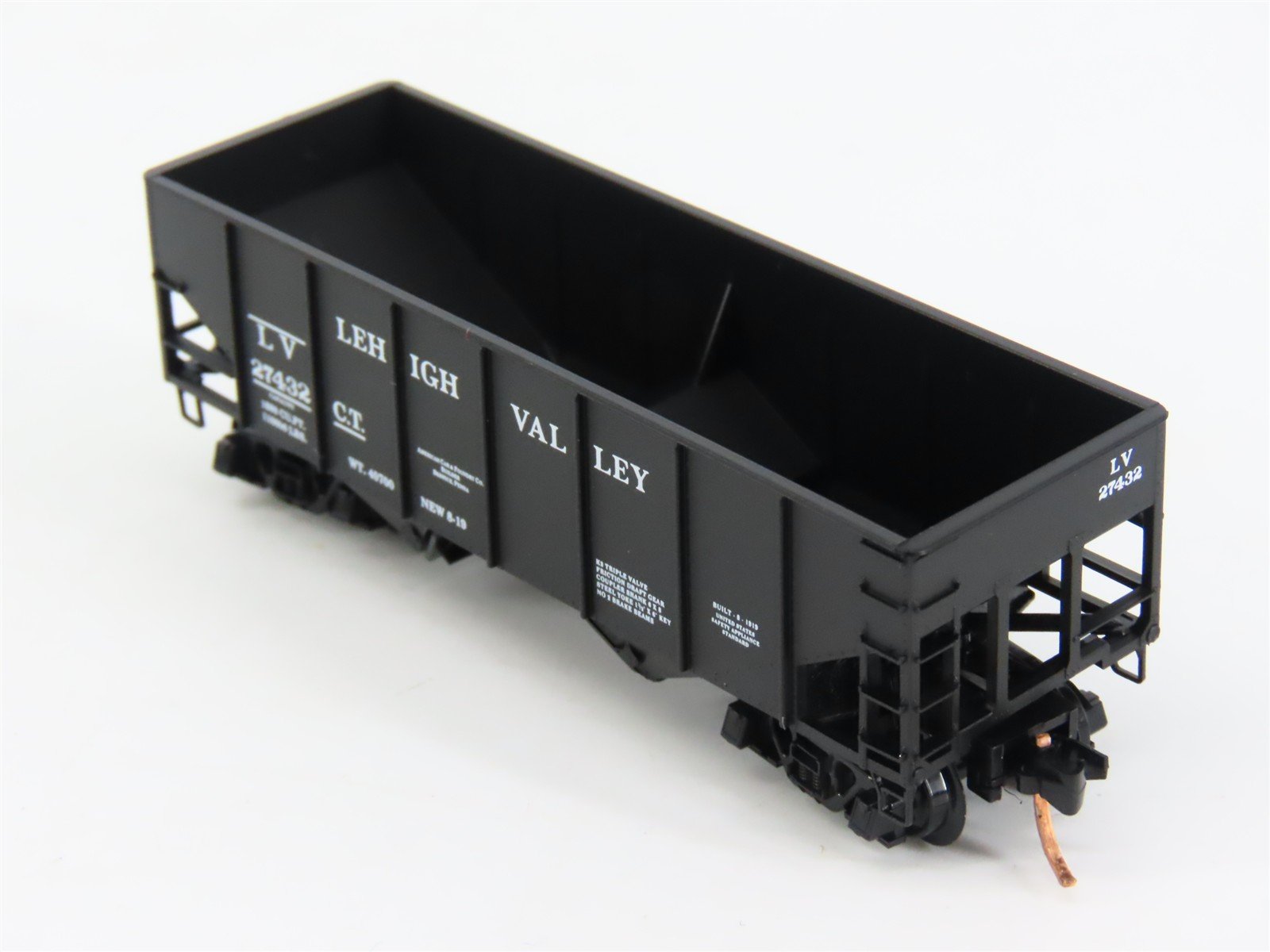 N Scale Micro-Trains 56330 LV Lehigh Valley 33' Hopper 27432 RTR
