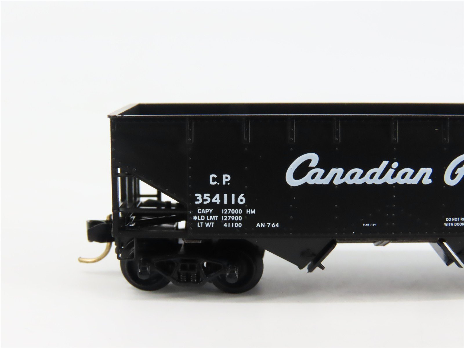 N Scale Micro-Trains 55410 CP Canadian Pacific 33' Hopper 354116 RTR