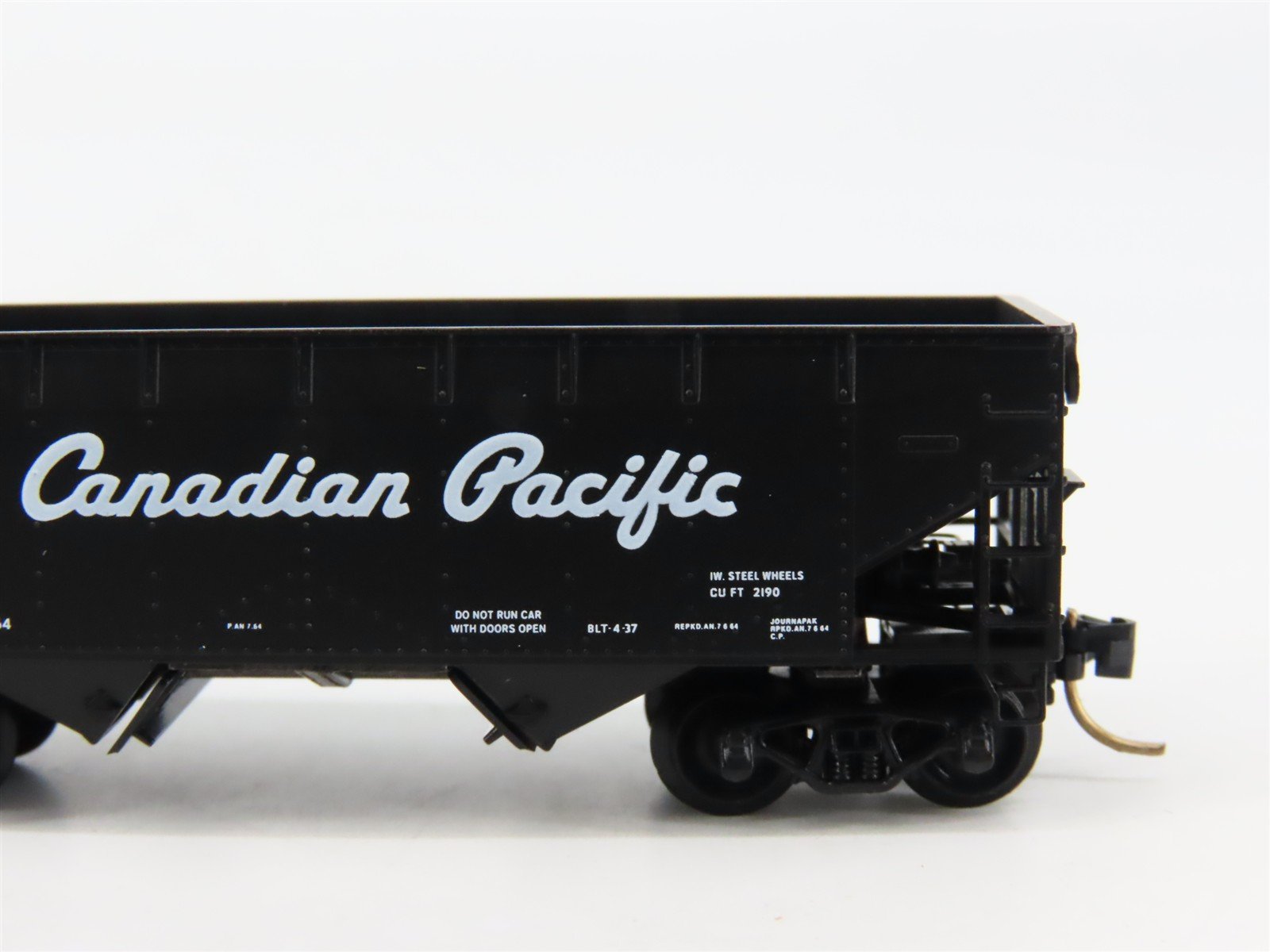 N Scale Micro-Trains 55410 CP Canadian Pacific 33' Hopper 354116 RTR