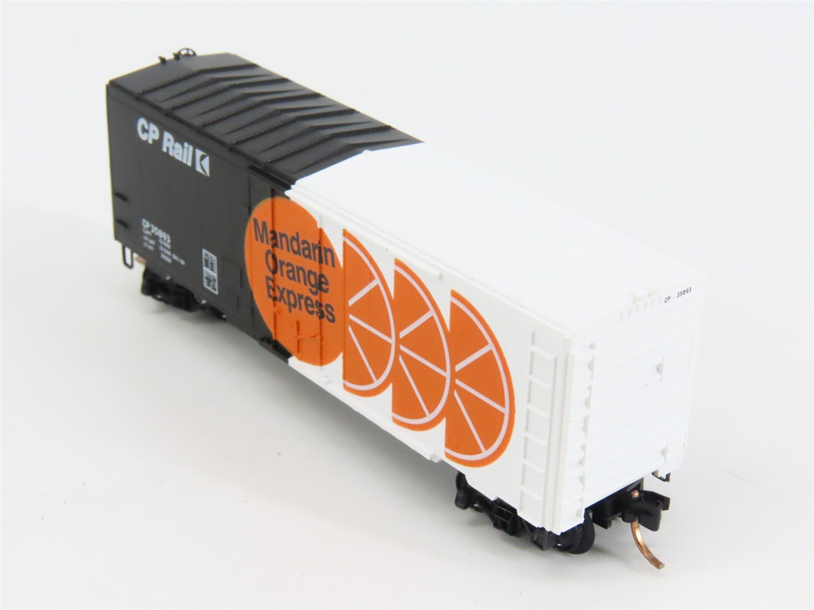 N Scale Micro-Trains 74020 CP Rail 40' Box Car 35893 RTR