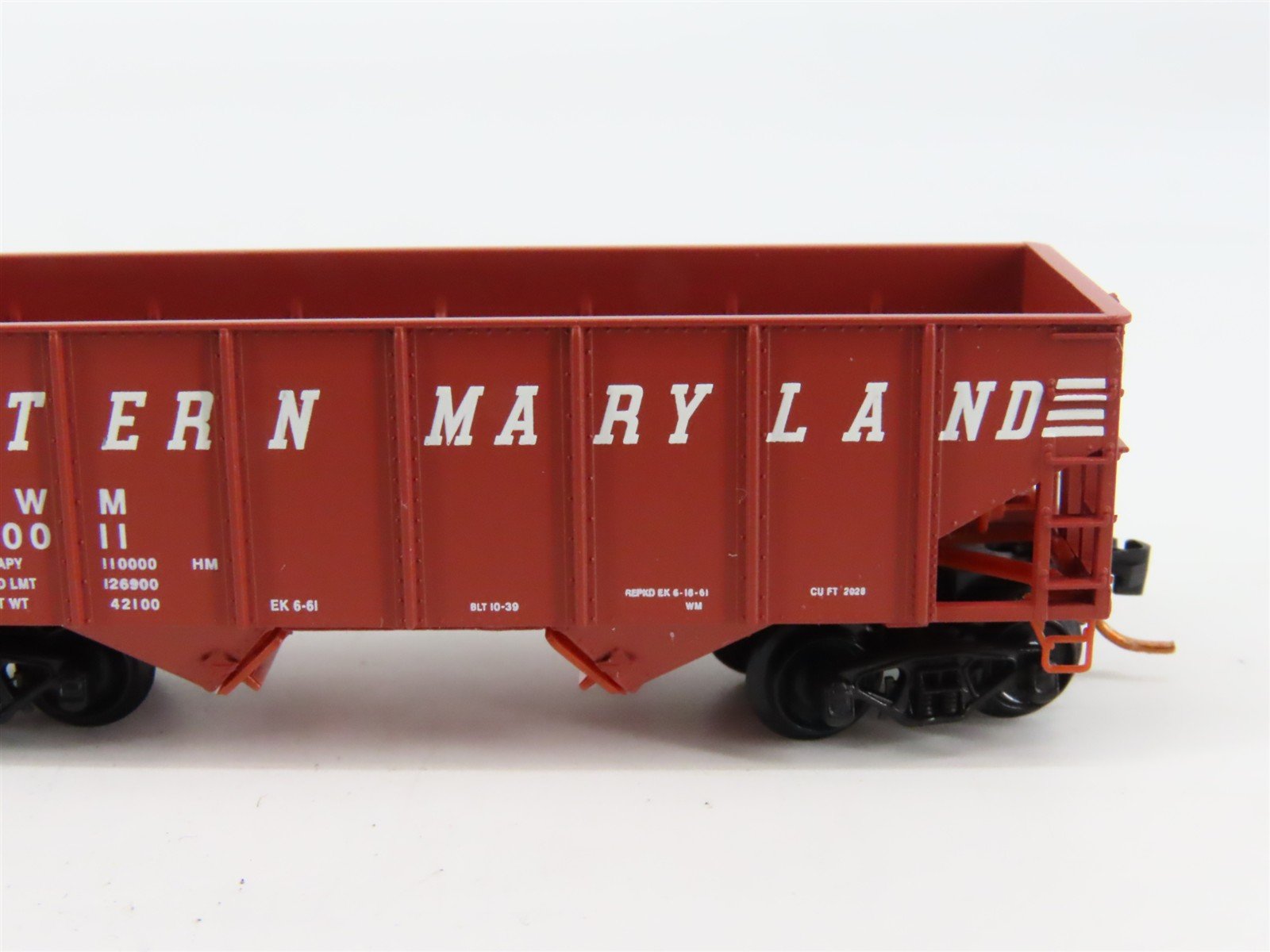 N Scale Micro-Trains 05600110 WM Western Maryland 33' Hopper 10011 RTR