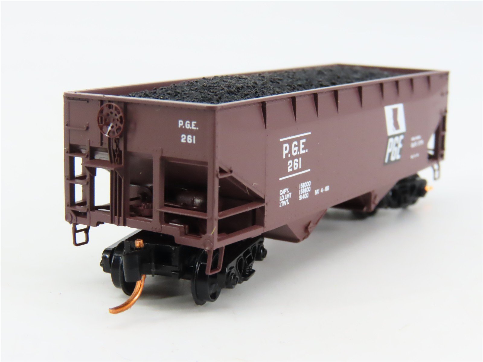 N Scale Micro-Trains 05500440 PGE Pacific Great Eastern 33' Hopper 261 RTR