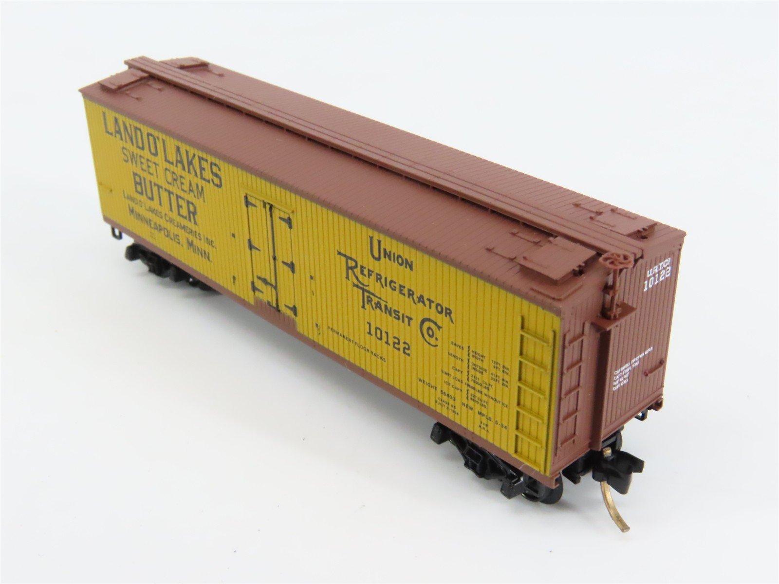 N Scale Micro-Trains 49460 URTX Union Refrigerator Transit Co. 40' Reefer RTR