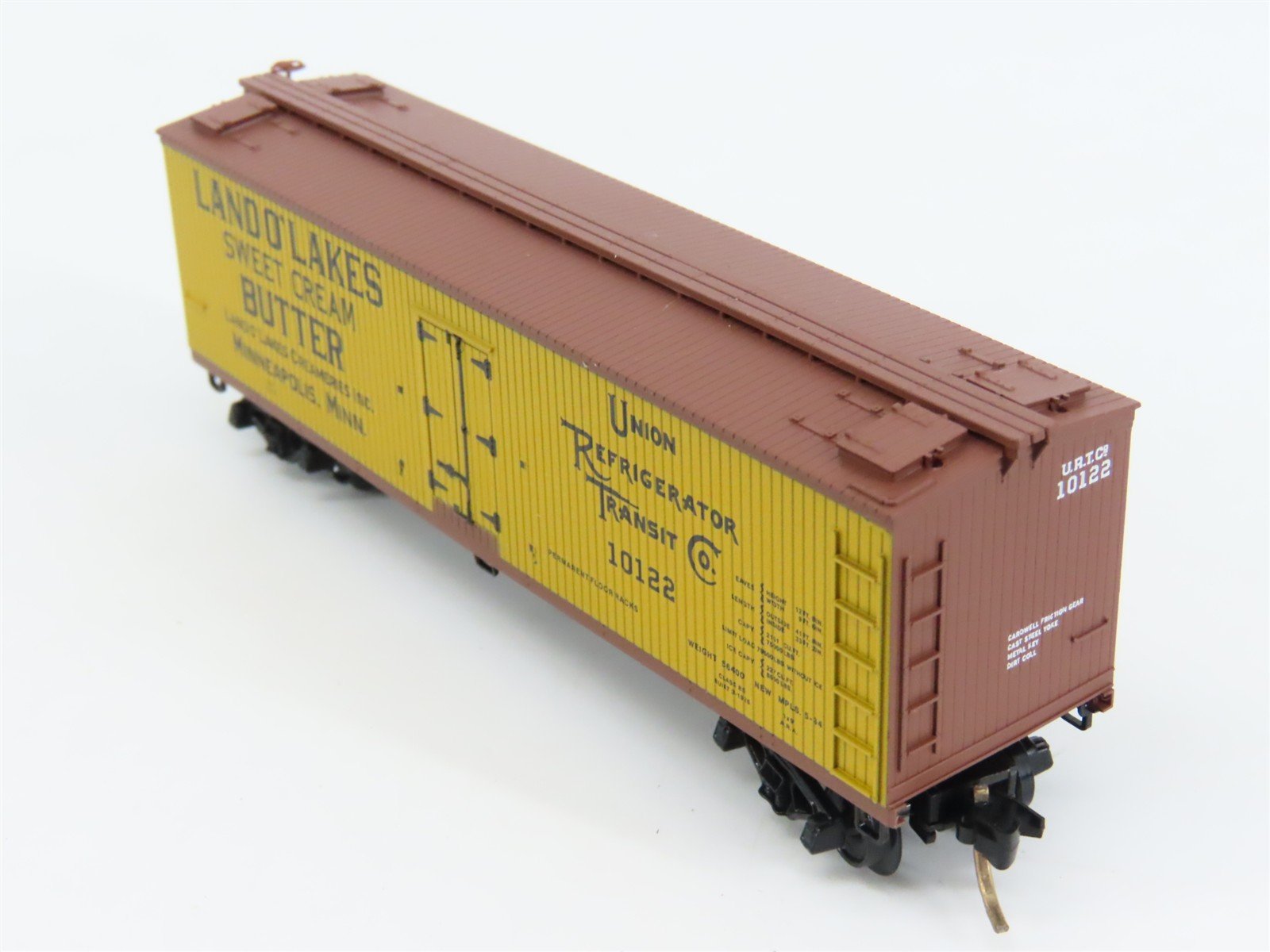 N Scale Micro-Trains 49460 URTX Union Refrigerator Transit Co. 40' Reefer RTR
