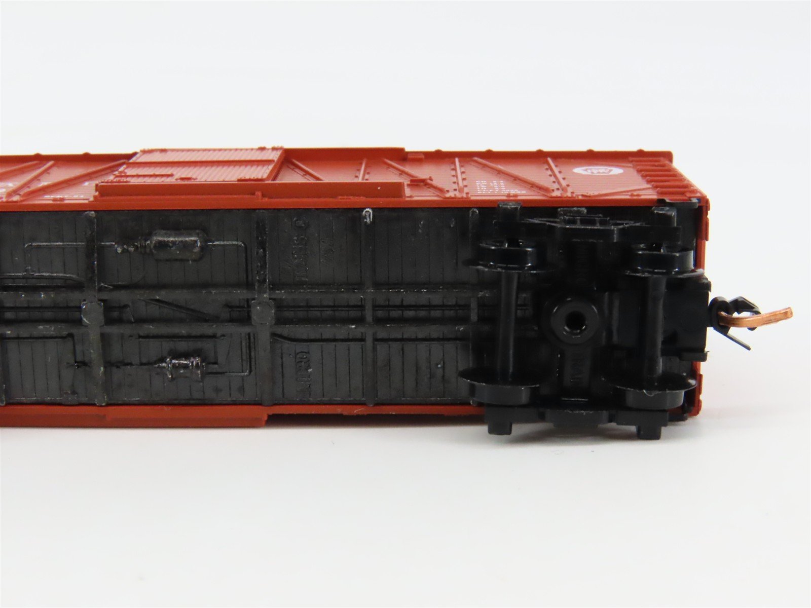 N Scale Micro-Trains 28130 PRR Pennsylvania 40' Box Car 564279 RTR