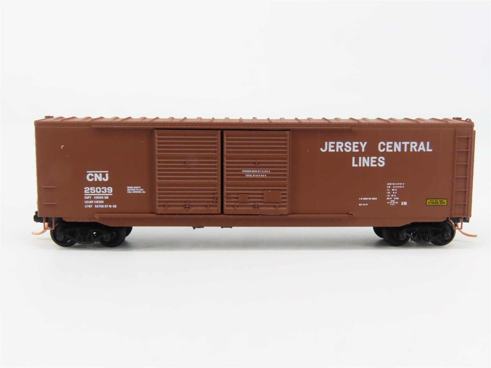 N Scale Micro-Trains 37040 CNJ Jersey Central Lines 50' Box Car 25039 RTR