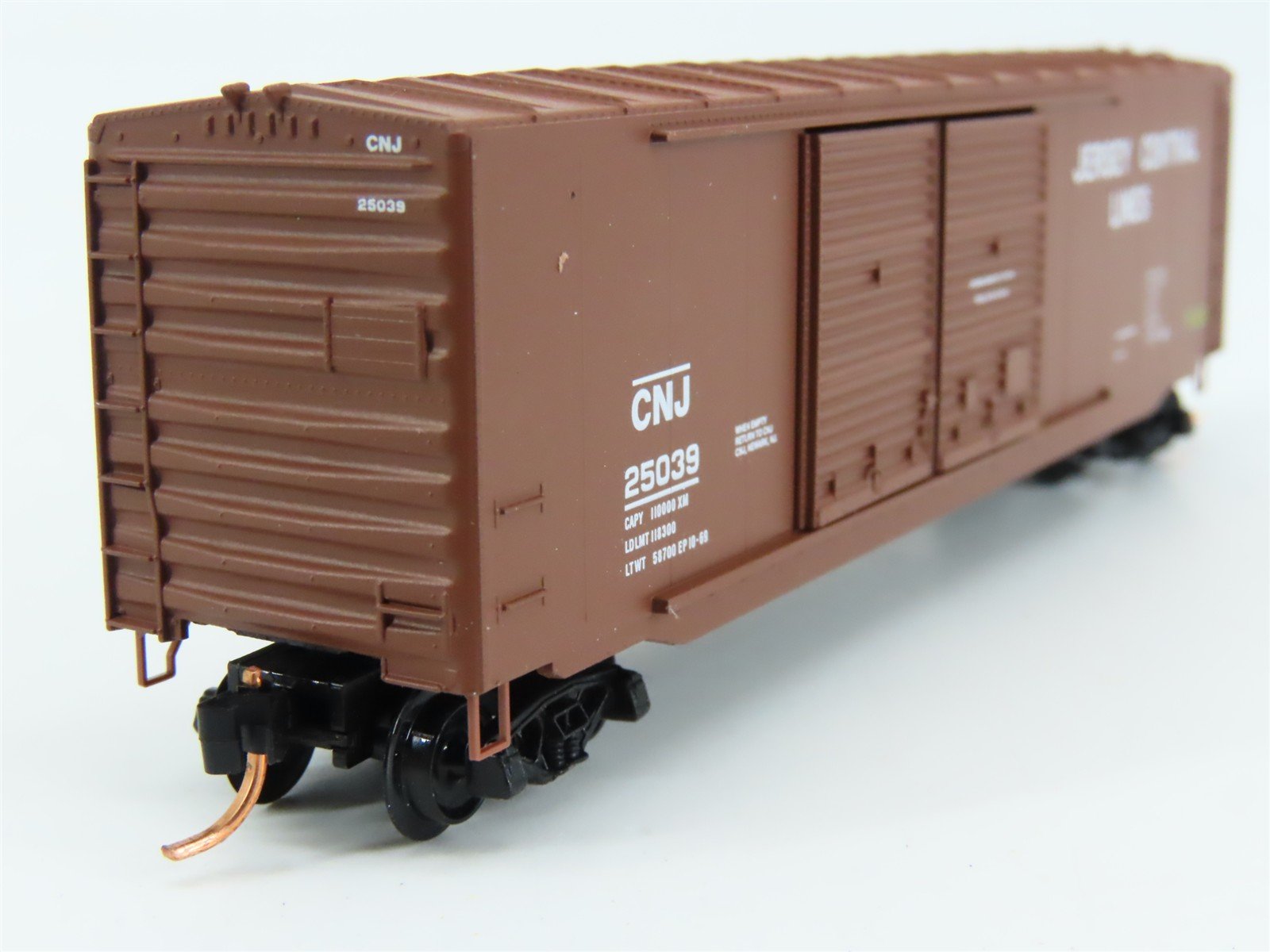 N Scale Micro-Trains 37040 CNJ Jersey Central Lines 50' Box Car 25039 RTR