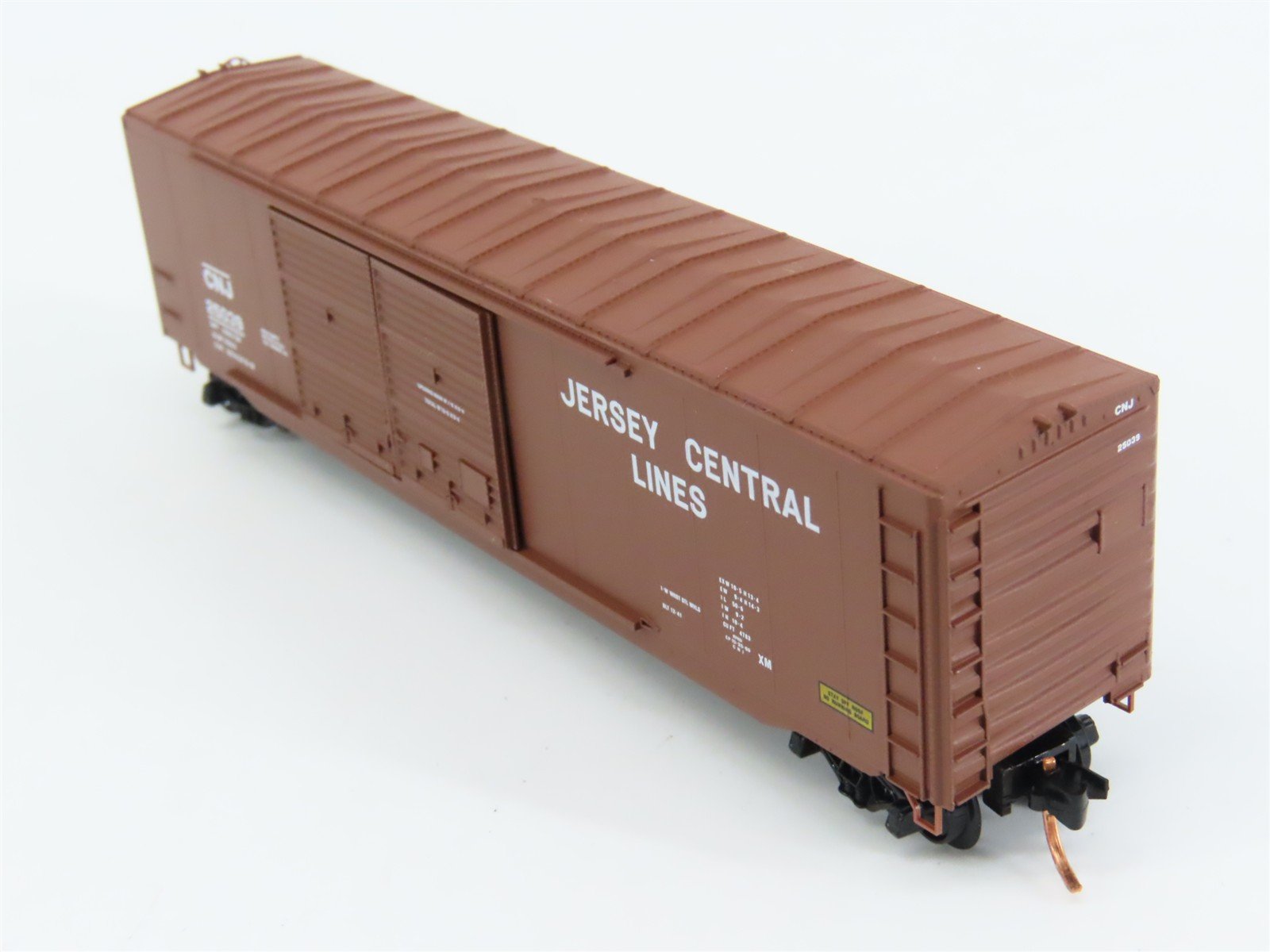 N Scale Micro-Trains 37040 CNJ Jersey Central Lines 50' Box Car 25039 RTR