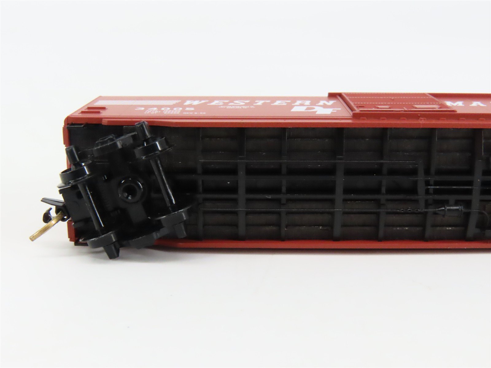 N Scale Micro-Trains 31160 WM Western Maryland 50' Box Car 34005 RTR