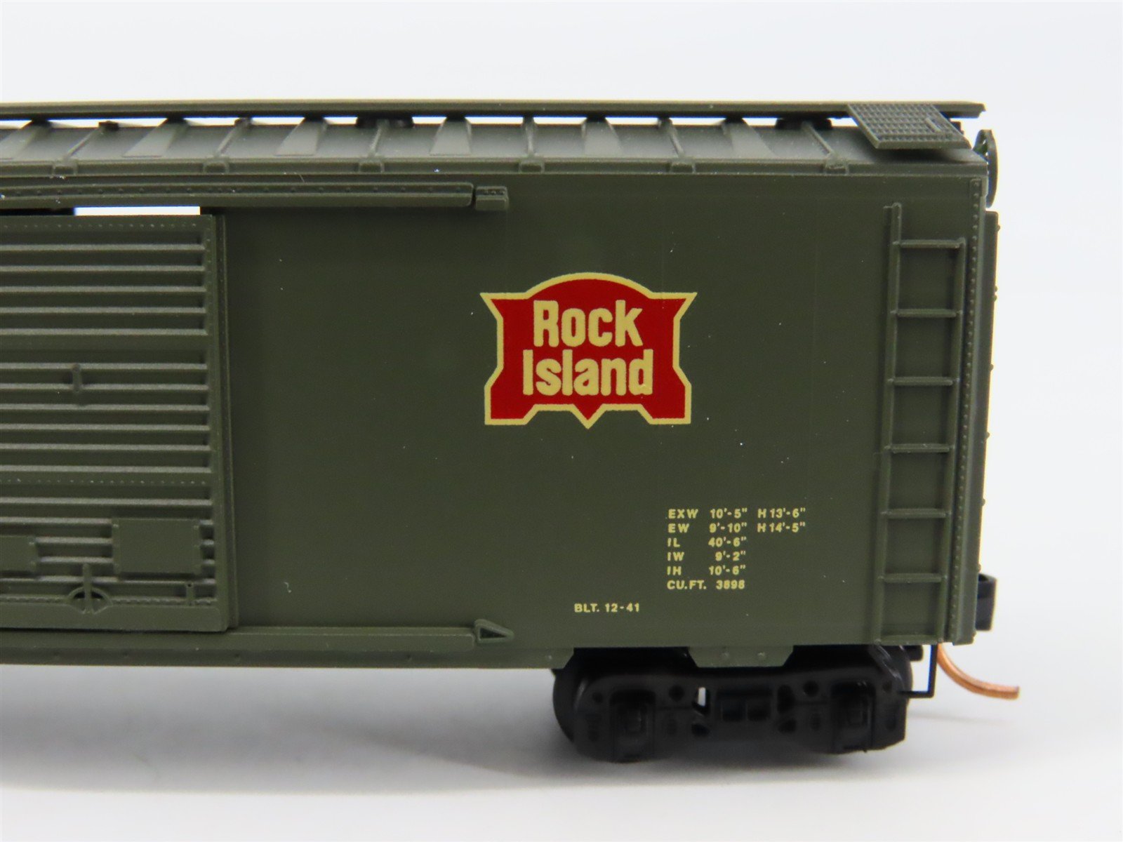 N Scale Micro-Trains 20566 RI Rock Island 40' Box Car 20039 RTR