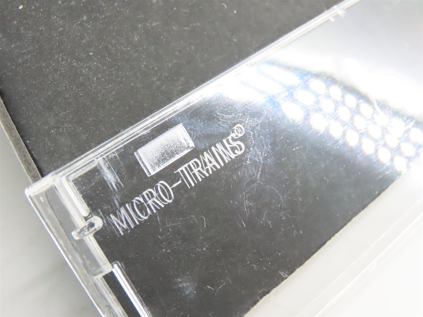 N Scale Micro-Trains 20566 RI Rock Island 40' Box Car 20039 RTR