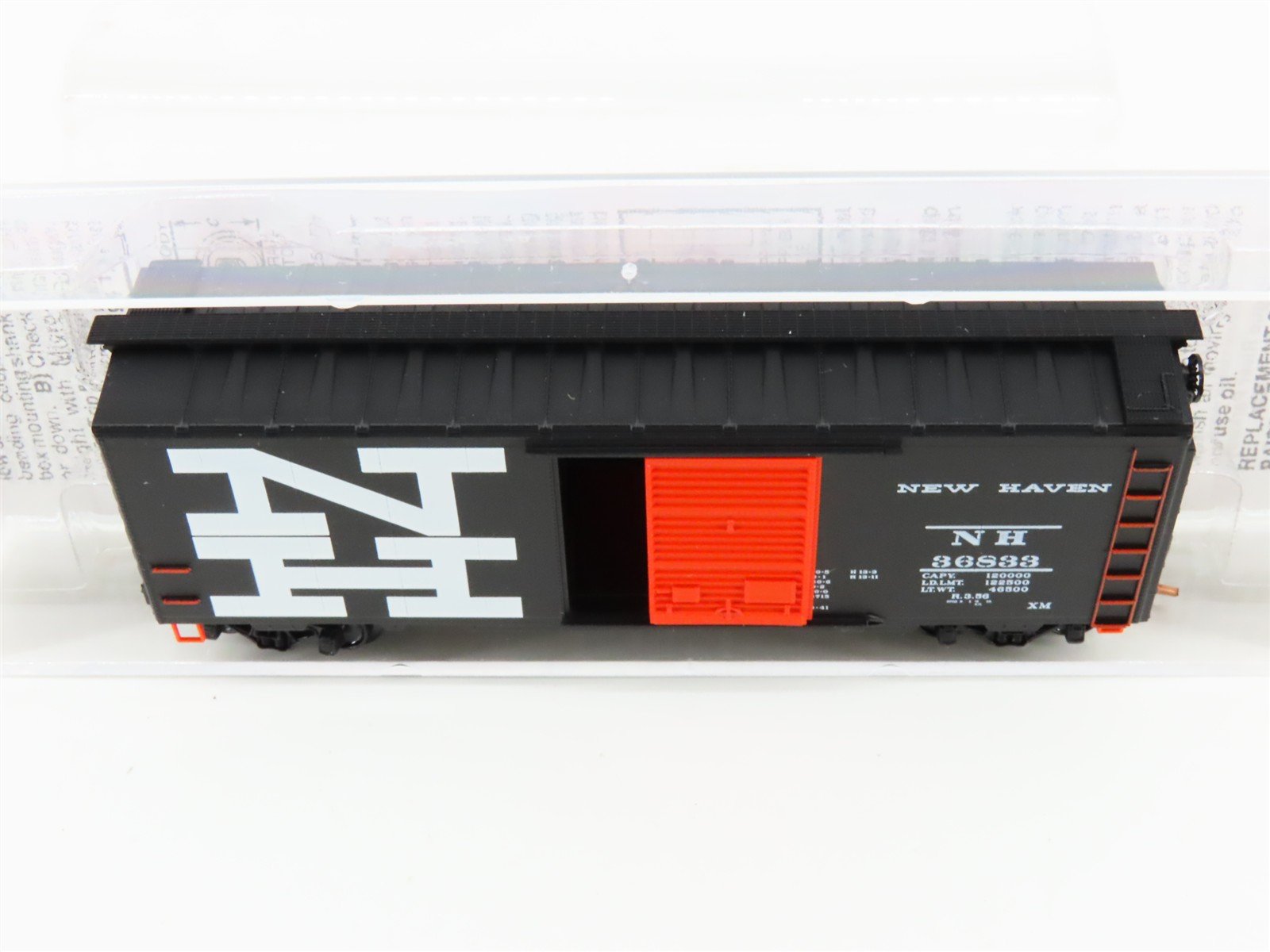 N Scale Micro-Trains 20556 NH New Haven 40' Box Car 36833 RTR