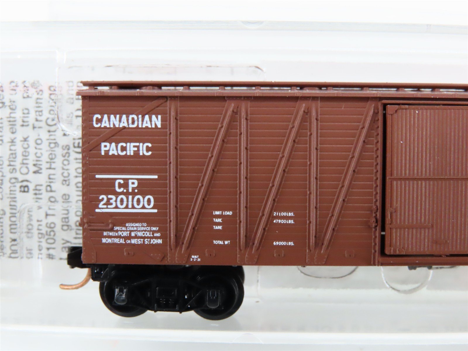 N Scale Micro-Trains 28120 CP Canadian Pacific 40' Box Car 230100 RTR