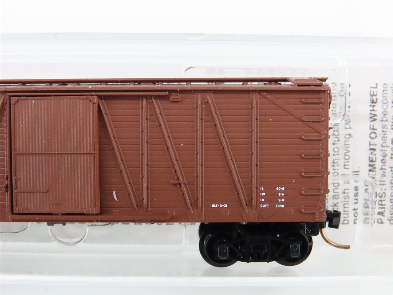 N Scale Micro-Trains 28120 CP Canadian Pacific 40' Box Car 230100 RTR